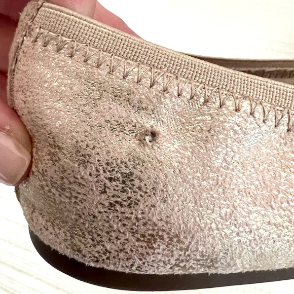 Hush Puppies. Josie Flats. Rose Gold. 4.5 W - Picture 3 of 4